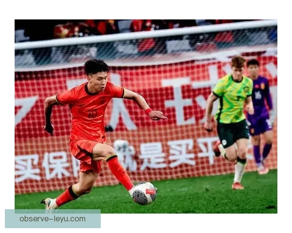 国足新星梅开二度助球队逆转取胜全队备战世预赛信心更加倍增鼓舞