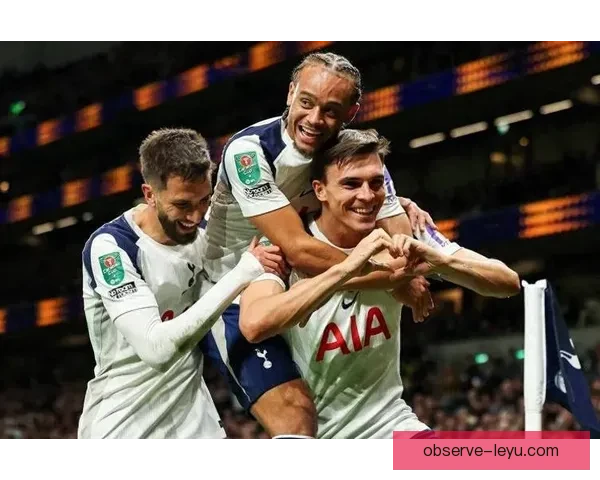 英超争冠形势突变豪门对决引爆周末焦点战球迷热议裁判判罚风波 英超争冠形势突变豪门对决引爆周末焦点战球迷热议裁判判罚风波