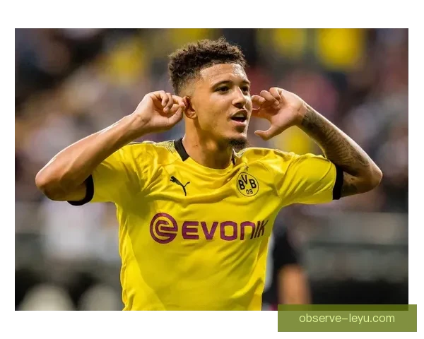 豪门对决再掀波澜年轻新星闪耀绿茵场引热议球迷期待赛季新篇章中