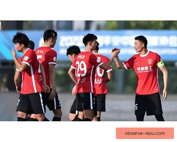 中国男足新帅上任备战世界杯预选赛年轻阵容引发球迷热议与期待升温 中国男足新帅上任备战世界杯预选赛年轻阵容引发球迷热议与期待升温