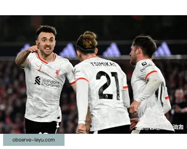 国际足坛风云再起 世界杯预选赛激战正酣 各强争夺激烈