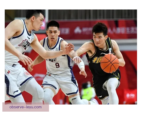 CBA常规赛惊现逆转好戏广东队力克对手夺回榜首位置